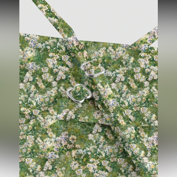 Elegant Floral Maxi Dress in Green - Picture 4 of 4